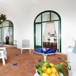 La - Luxury With Private Sea Access Villa *