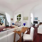 La - Luxury With Private Sea Access Villa