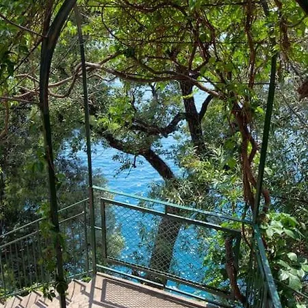 La - Luxury With Private Sea Access Villa