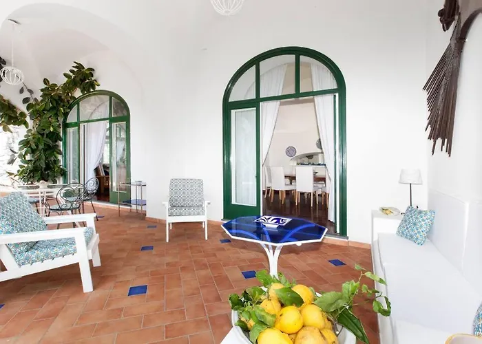 La - Luxury With Private Sea Access Villa *